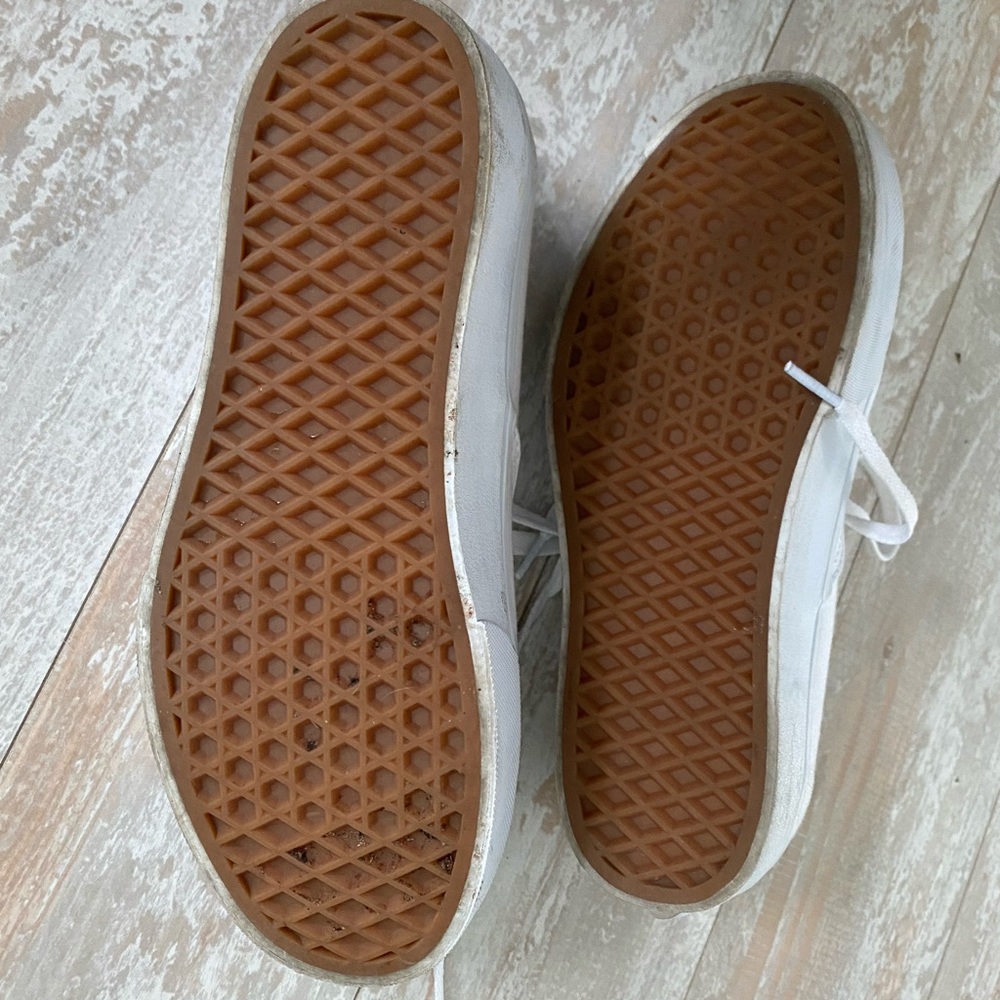 Vans - Picture 5 of 7